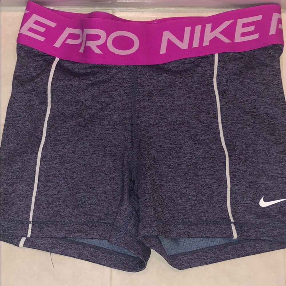 Nike pro shorts, women’s size small